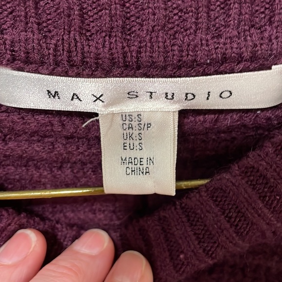 Womens small Max Studio plum sweater - Picture 2 of 5